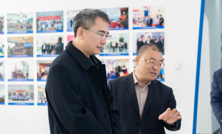 青島市嶗山區(qū)委常委、區(qū)紀(jì)委書(shū)記、監(jiān)委主任劉文建一行到訪盛瀚調(diào)研指導(dǎo)