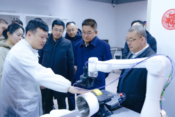 山東省科技廳黨組書記、廳長孫海生一行蒞臨青源峰達(dá)集團(tuán)成員企業(yè)青源峰達(dá)太赫茲科技